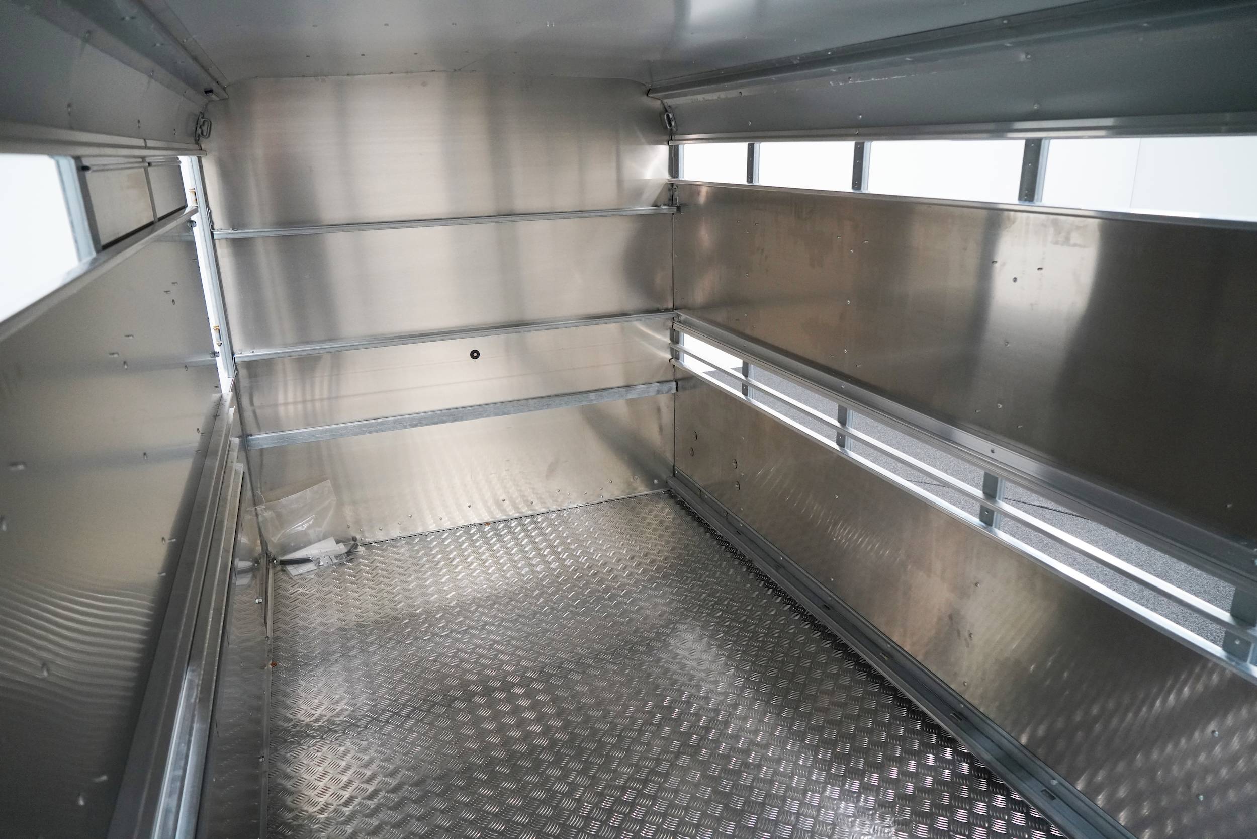 IFOR WILLIAMS TA510 | 10x6 | RAMPE-/TÜR-KOMBI