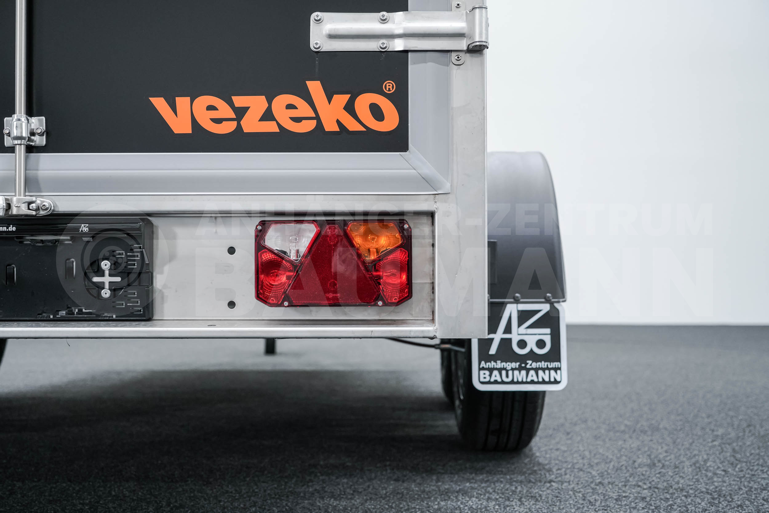 VEZEKO TK B 27.30 | BLACK