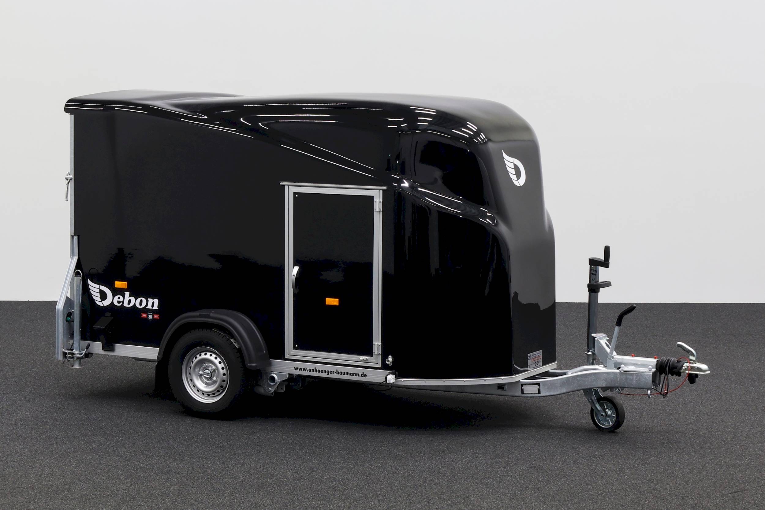 CHEVAL LIBERTE DEBON CARGO 1300