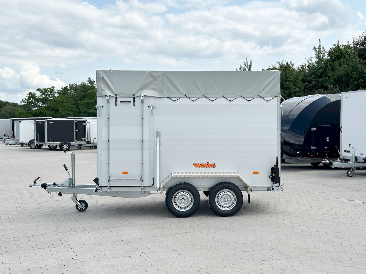 VEZEKO VT 2700 | RAMPE-/TÜR-KOMBI I ENTLADERAMPE I TREIBGITTER