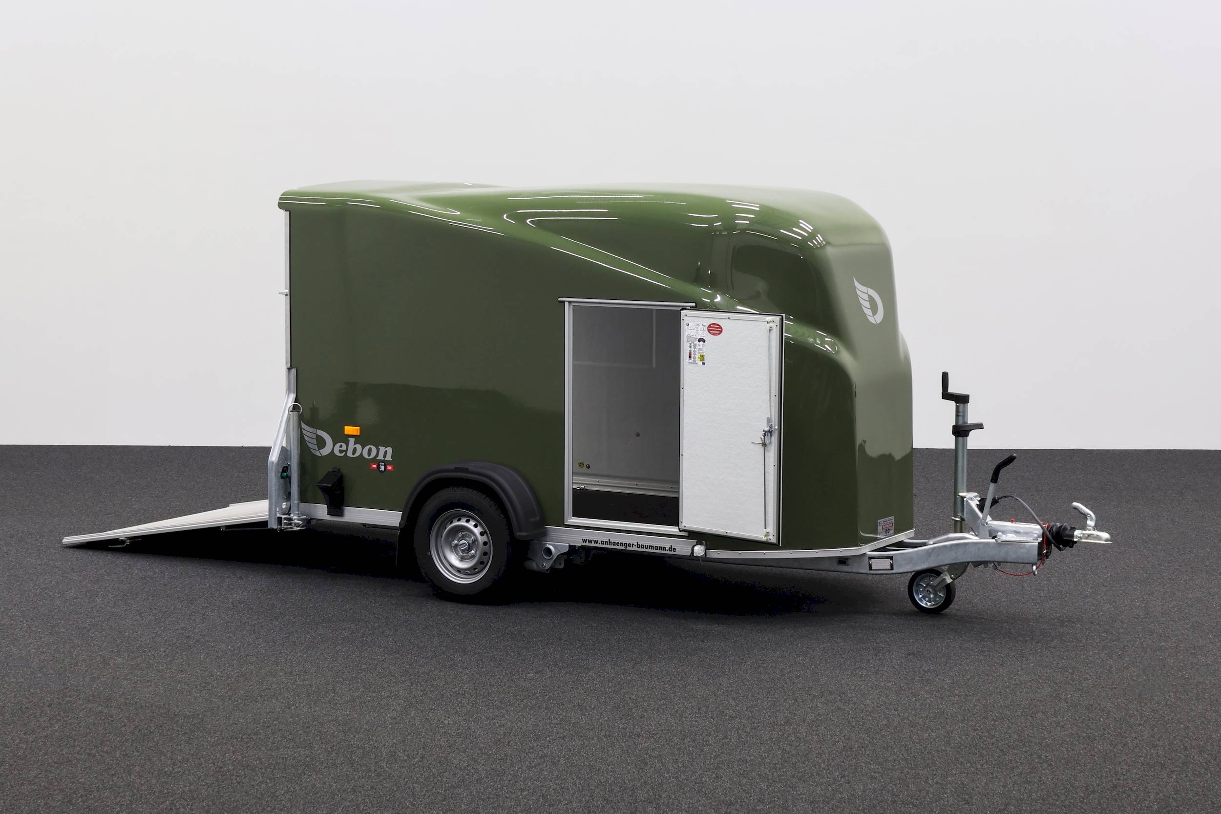 CHEVAL LIBERTE DEBON CARGO 1300