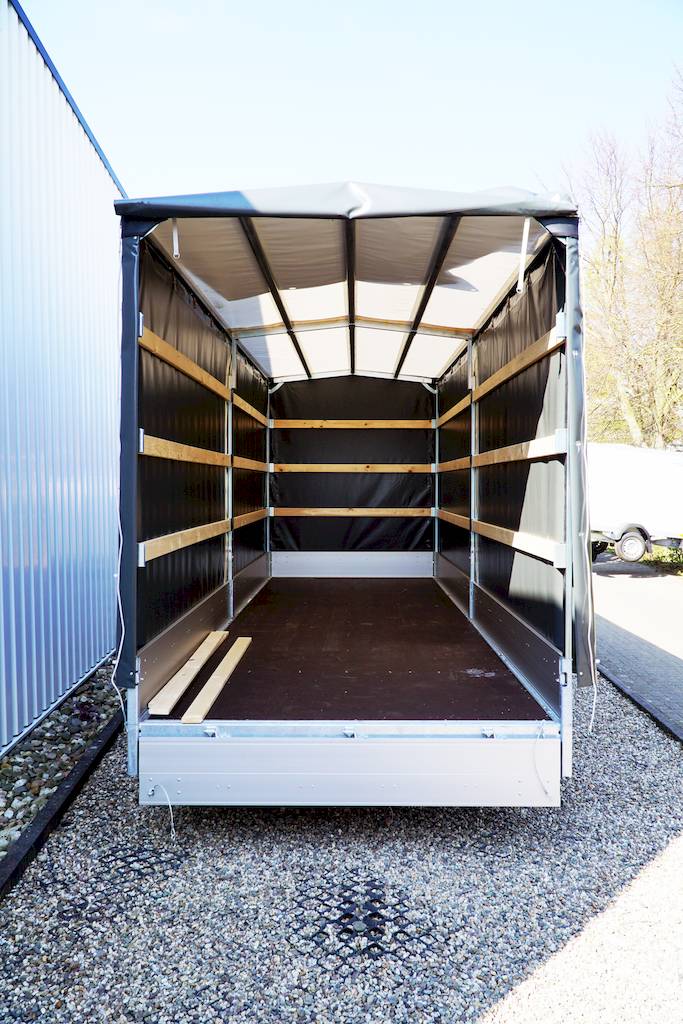 GESCHLOSSENER PLANENANHÄNGER - XXL - MIETEN