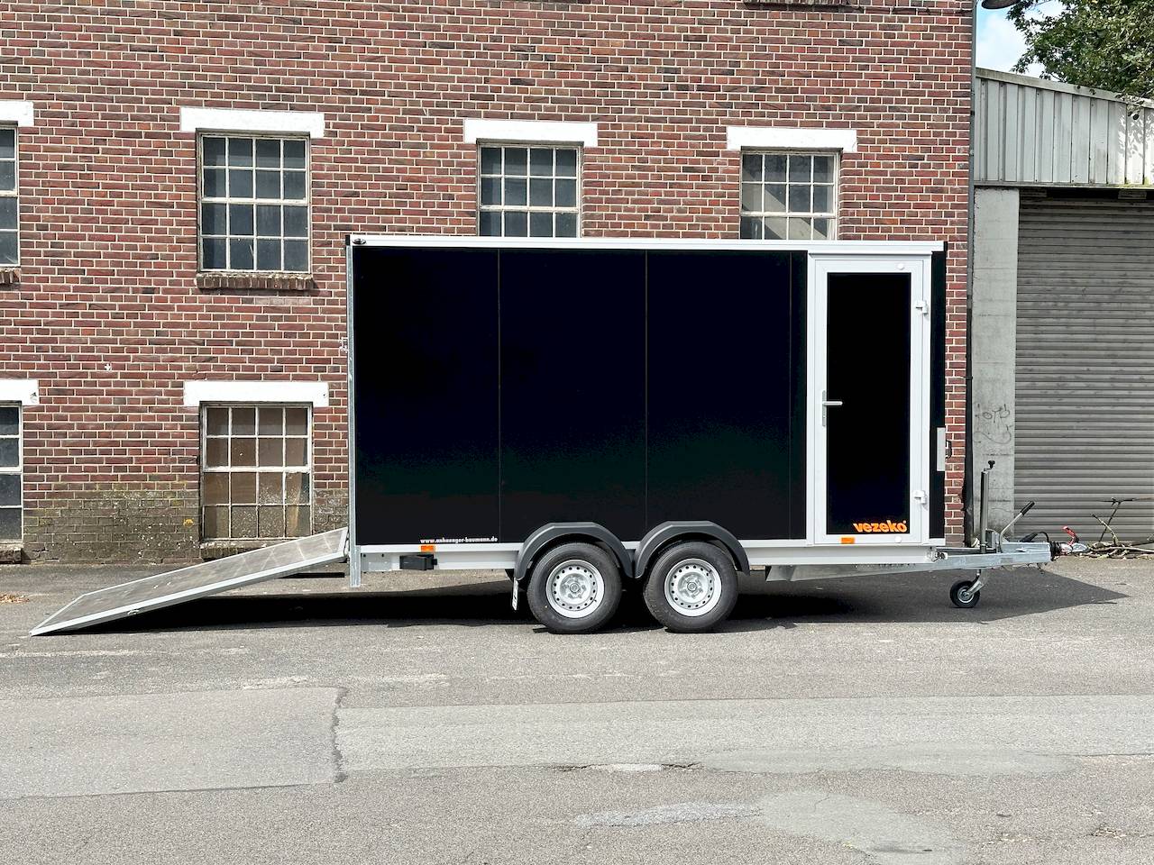 VEZEKO TK C 27.40 | BLACK | RAMPE | SEITENTÜR