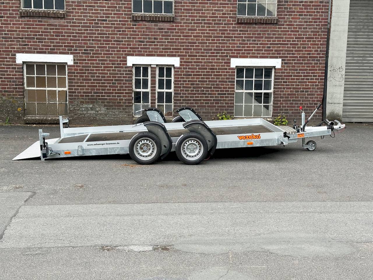 VEZEKO HUSKY CAR FB 35.39 | RAMPE